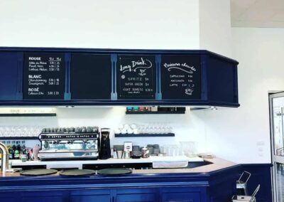 Décoration intérieure - peinture comptoir du restaurant du Golf de Caen - 2B Peinture