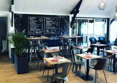 Décoration intérieure - peinture salle à manger du restaurant du Golf de Caen - 2B Peinture