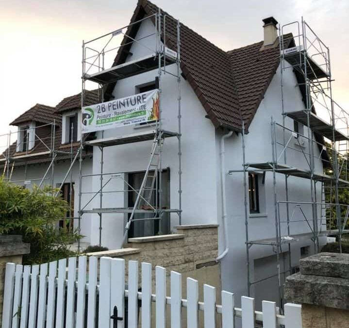 Ravalement taloché sur une maison au sud-ouest de Caen