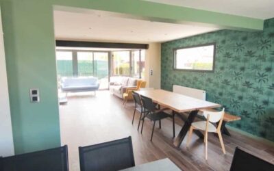 Peinture et tapisserie d&rsquo;intérieur avec nuancier de vert pour cette maison à Mondeville (14)