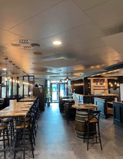 Pose de panneaux acoustiques absorbeurs de bruits murs et plafonds à Caen et Normandie. - 2B Peinture