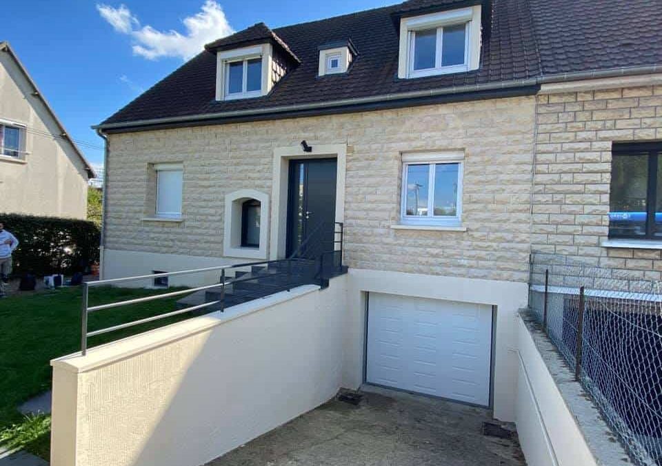 Ravalement et nettoyage de maison avec pierre de Caen