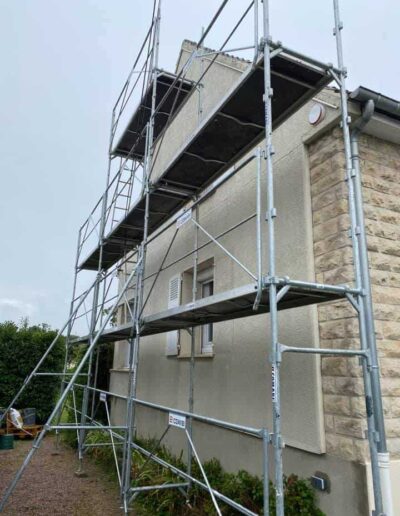 Ravalement et nettoyage de maison avec pierre de Caen - 2B Peinture