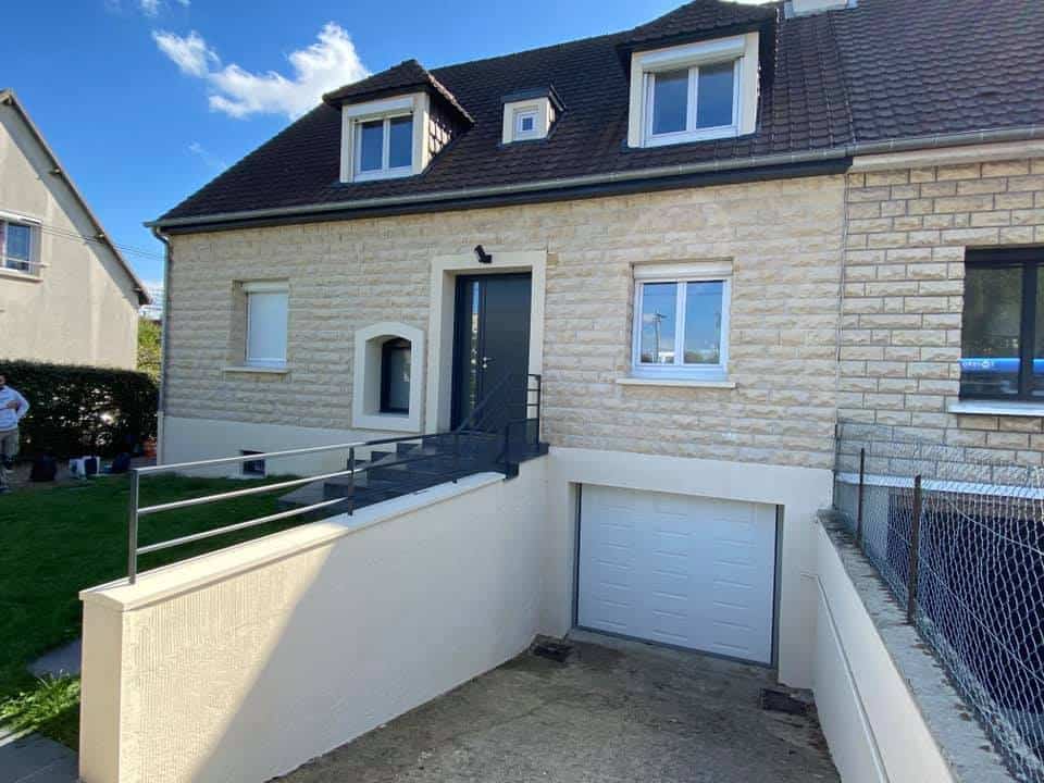 Ravalement et nettoyage de maison avec pierre de Caen