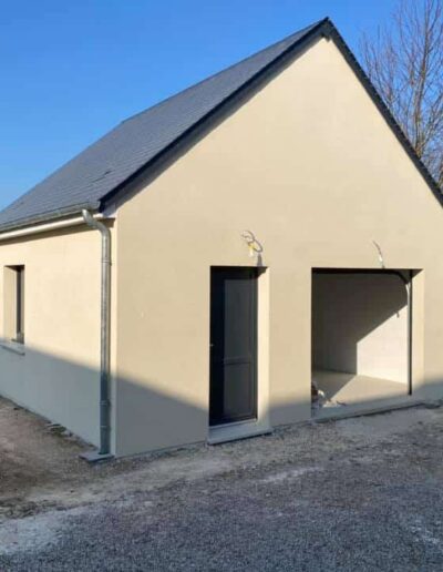 Ravalement façades maison neuve à Caen - 2B Peinture