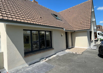 Dernières finitions pour ce ravalement taloché à Fontaine Etoupefour