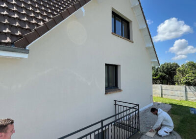Dernières finitions pour ce ravalement taloché à Fontaine Etoupefour