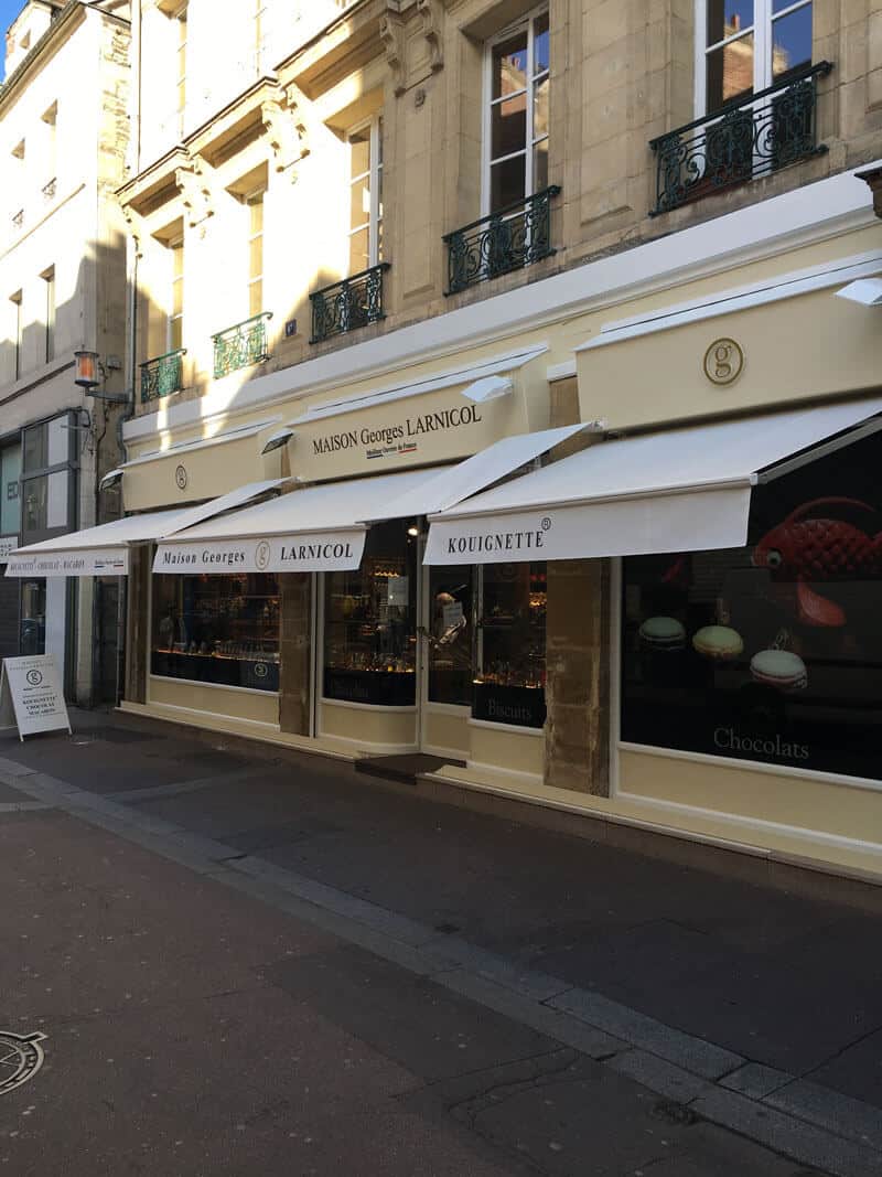 Ravalement façade commerce à Caen (après travaux) - Rénovation de façades